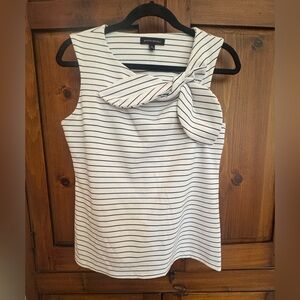 Banana Republic Ladies Small Striped Black and White Sleeveless Knit Top. NWOT